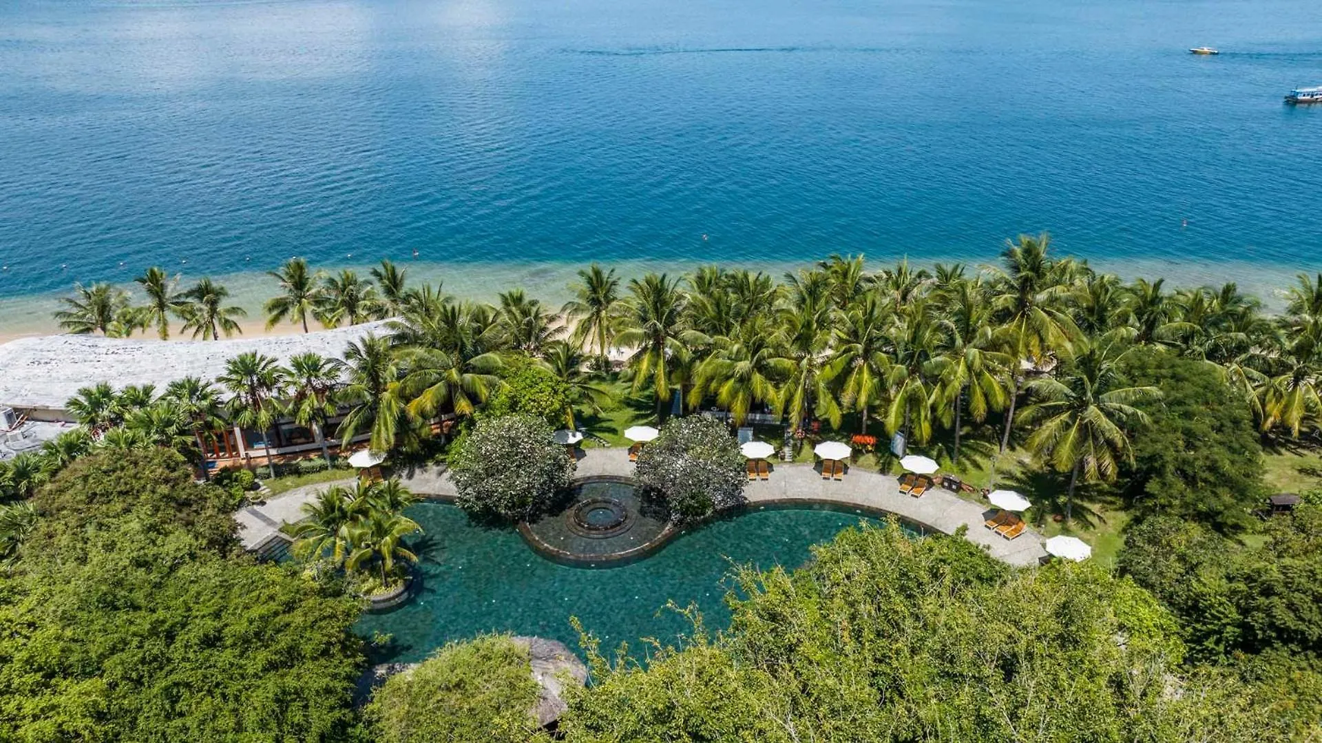 Hon Tam Resort Нячанг 5*,
